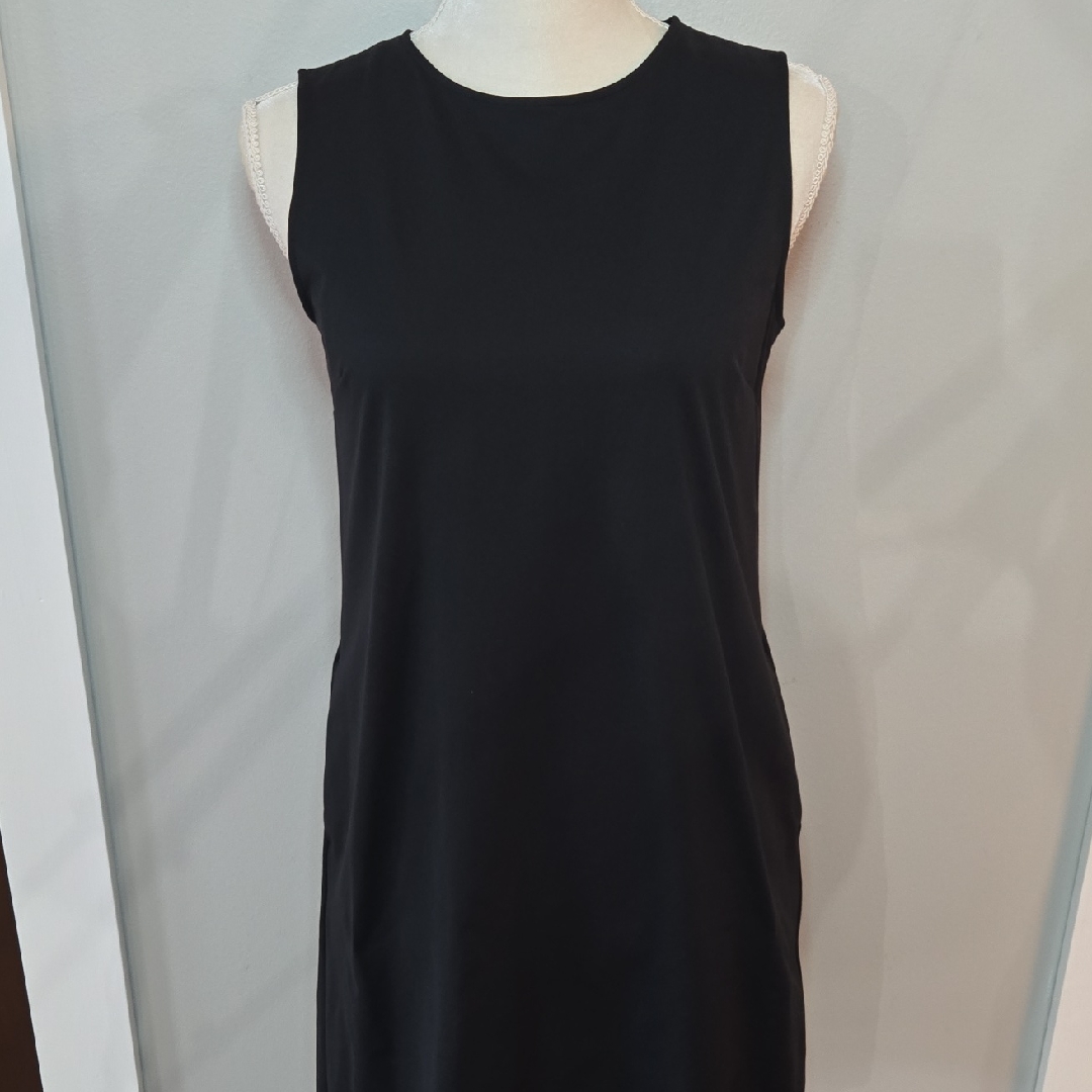 Uniqlo Women's Size Small Classic Sleeveless Black Stretchy Shift Tank Dress